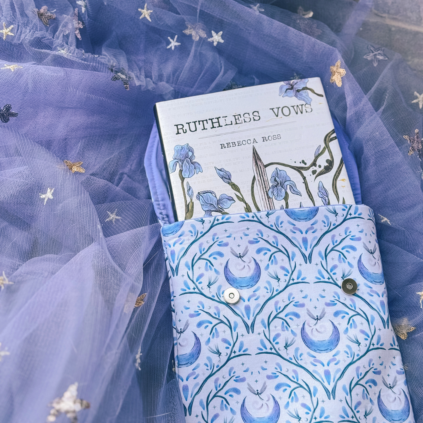 Charlie and Fox - Fairytale padded book sleeve: Large