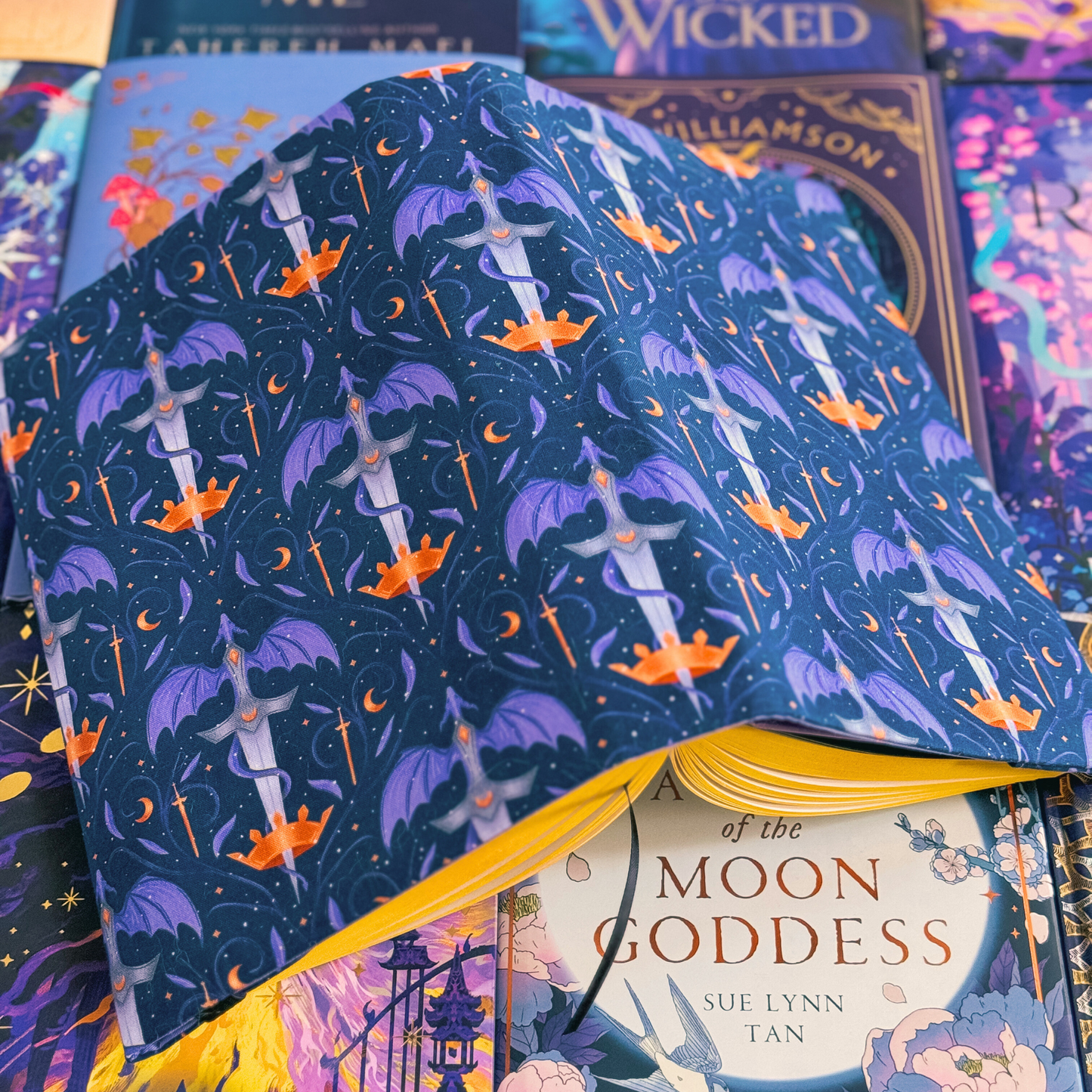 Charlie and Fox - Fantasy fabric dust jacket: L - 9.5" / 24cm