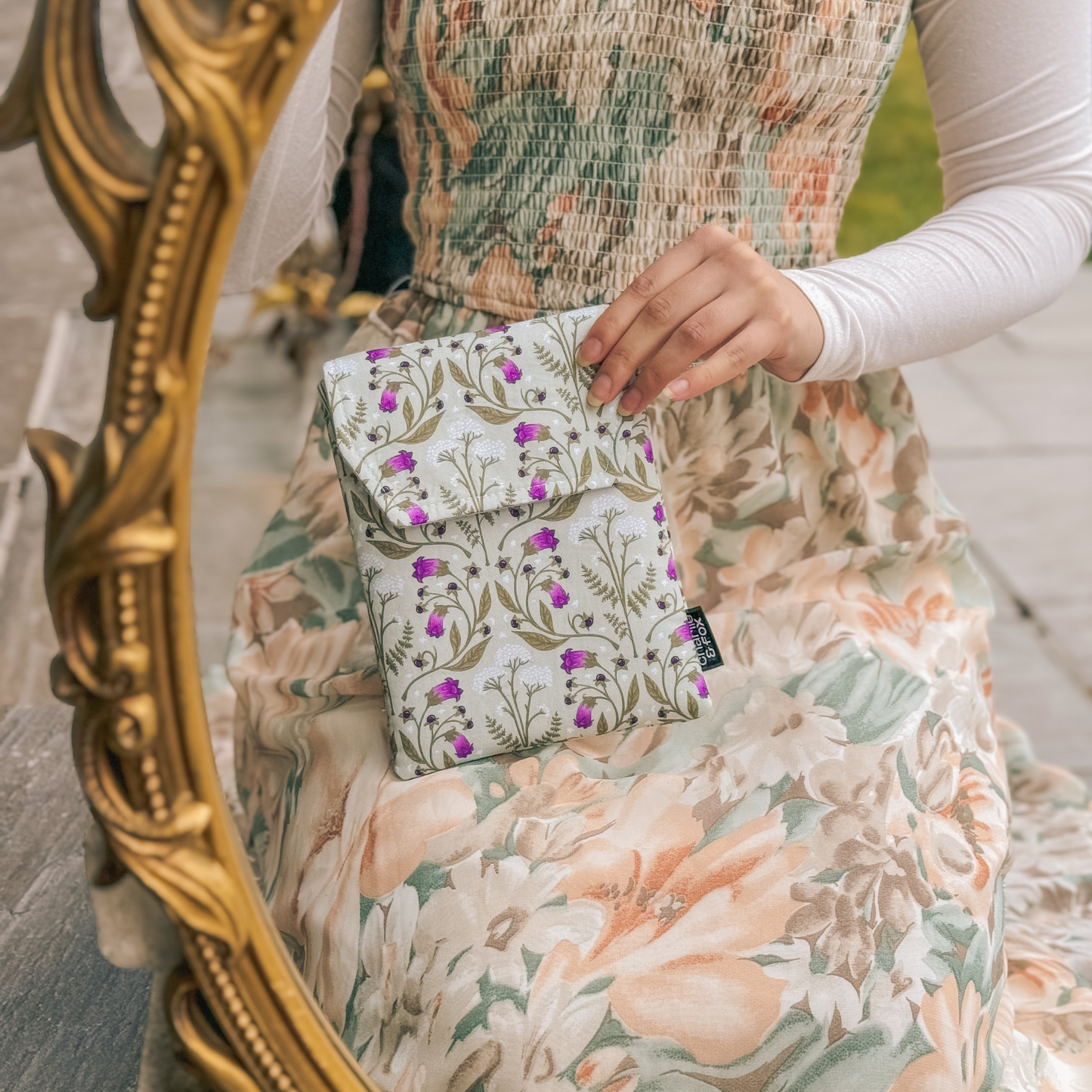Charlie and Fox - Wildflowers padded e-reader sleeve: Small