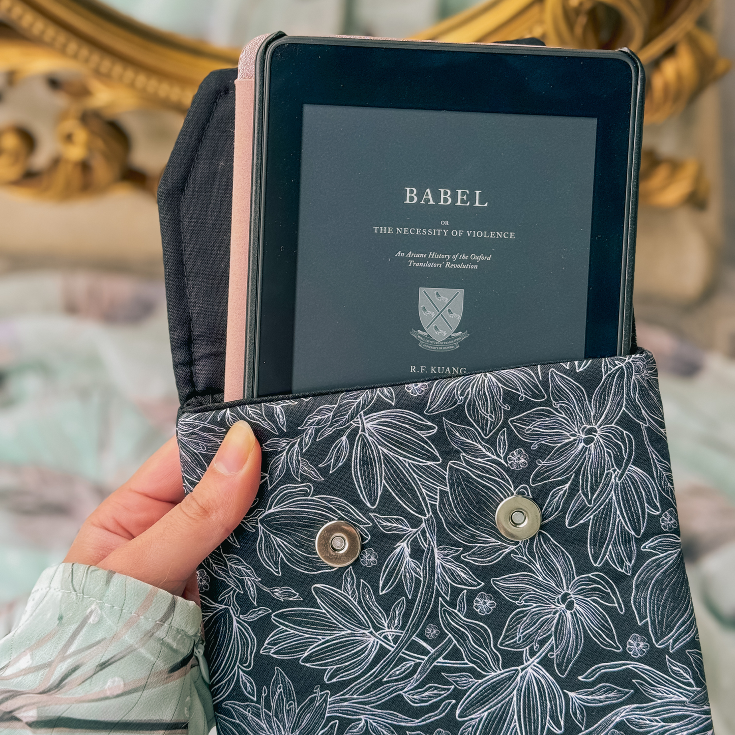 Charlie and Fox - The Lily Garden padded e-reader sleeve: Small