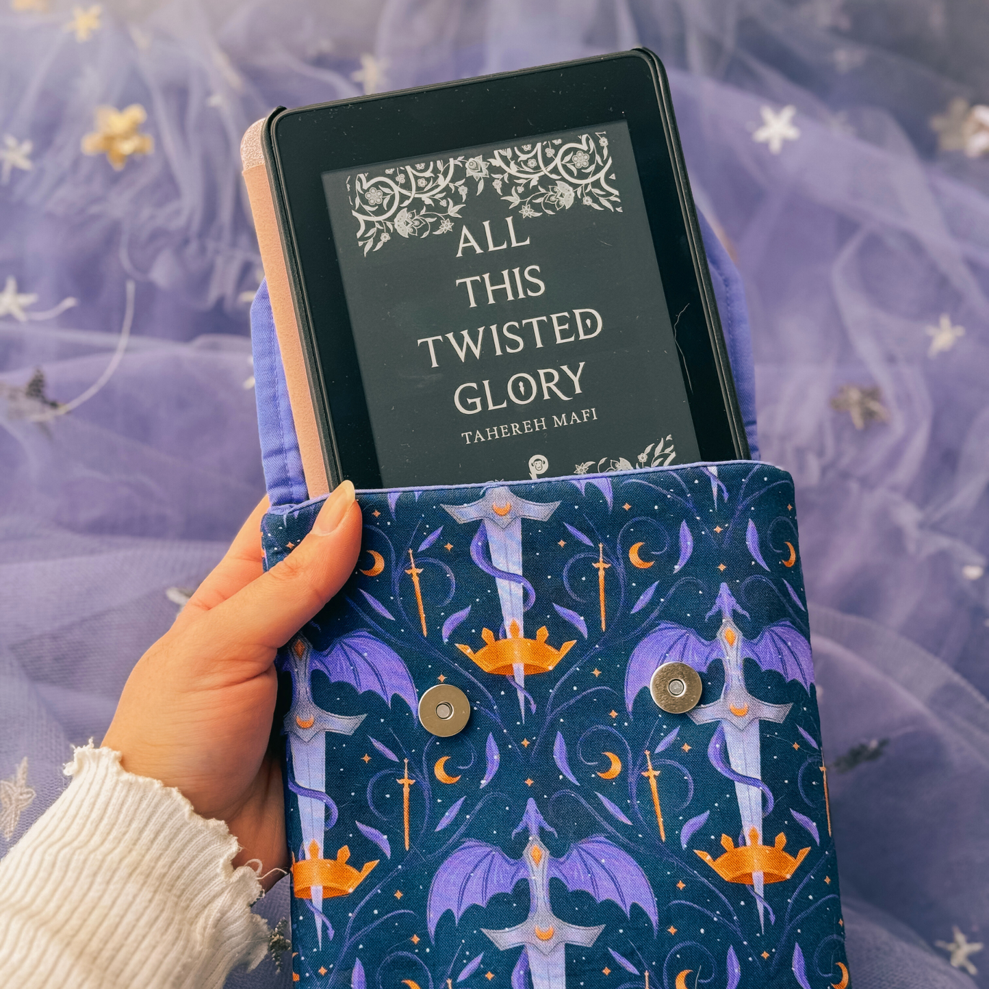 Charlie and Fox - Fantasy e-reader sleeve: Small