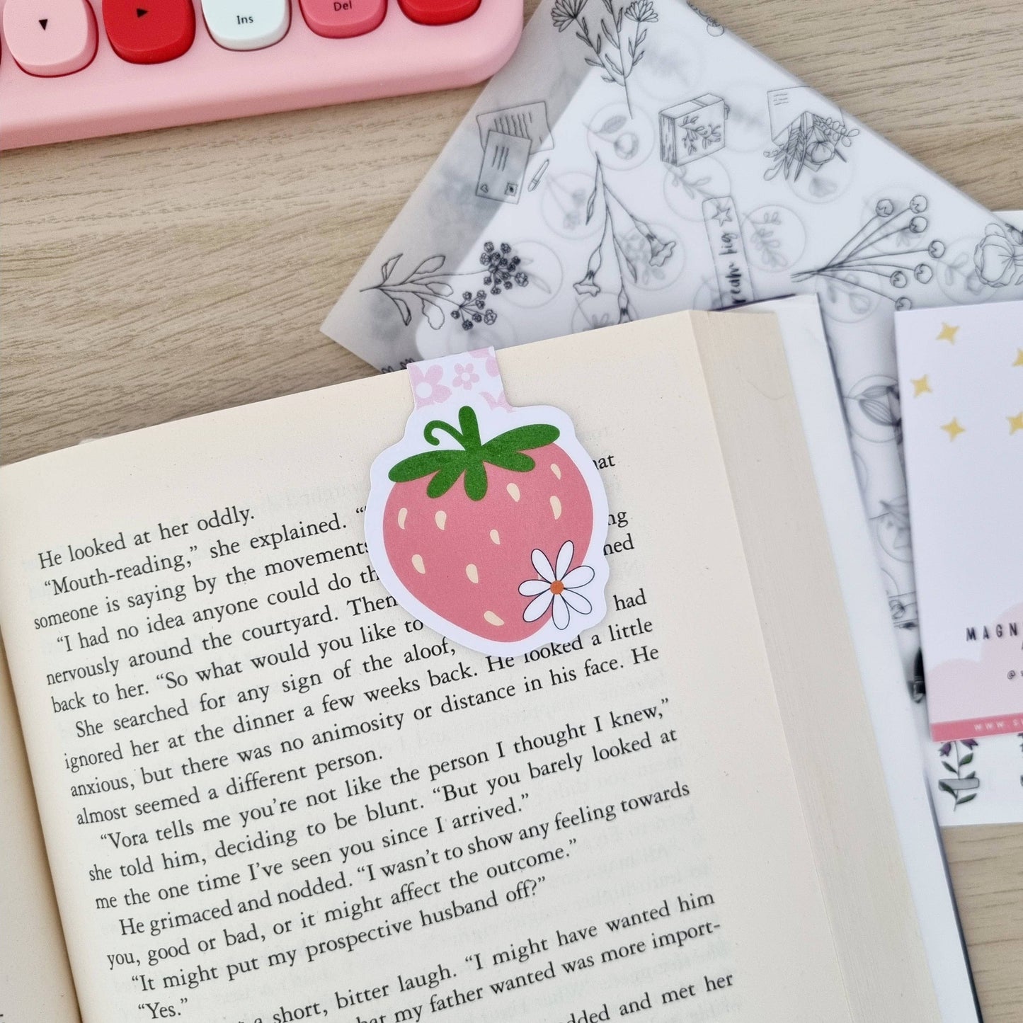 Magnetic Bookmark - Strawberry Flower